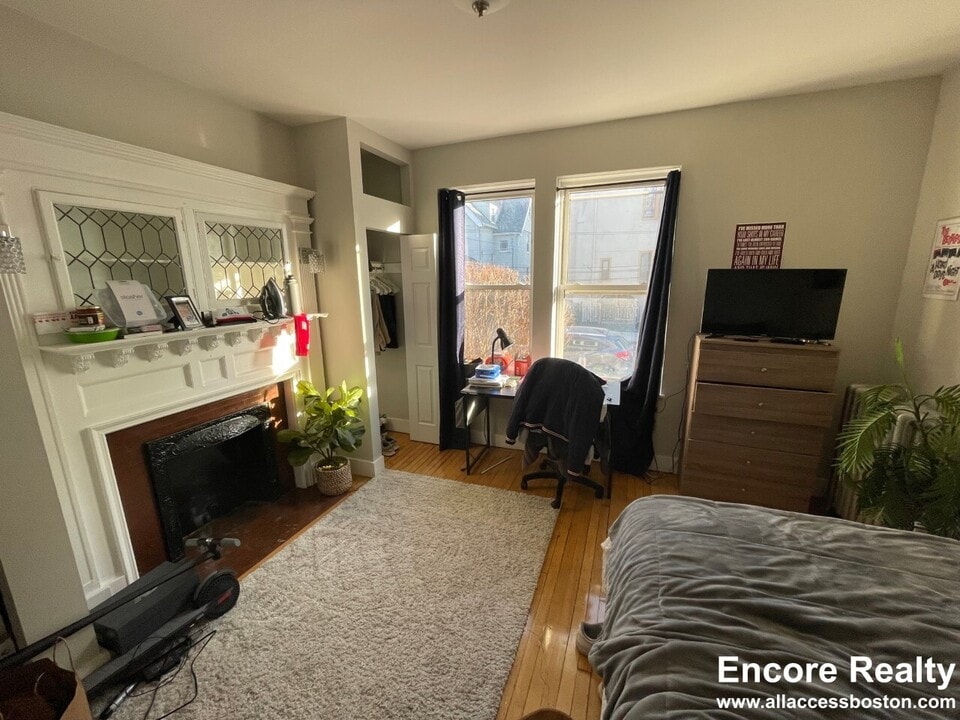 11 Farrington Ave, Unit #1 in Boston, MA - Building Photo