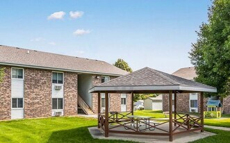 918 E 17th St in Norwalk, IA - Building Photo