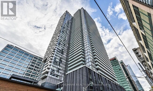 property at 25 Richmond St E