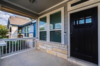 5717 Baythorne Dr in Austin, TX - Foto de edificio - Building Photo