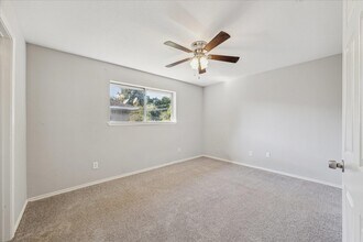 6022 Meadowbrook in Hitchcock, TX - Building Photo - Building Photo