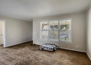 827 Chestnut St in Redwood City, CA - Building Photo - Building Photo