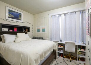 322 St Paul St in Brookline, MA - Foto de edificio - Building Photo