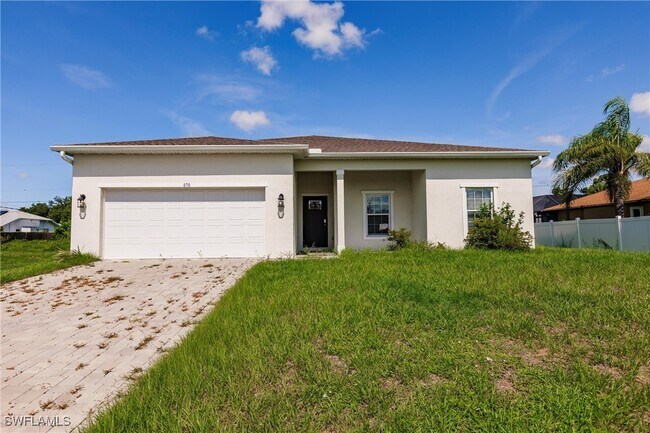 870 Columbia St in Port Charlotte, FL - Building Photo - Building Photo