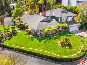 3690 Crownridge Dr in Los Angeles, CA - Building Photo - Building Photo