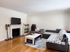 53 Jericho Rd in Weston, MA - Building Photo - Building Photo