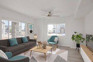 5017 Farnum Ln in Caldwell, ID - Building Photo