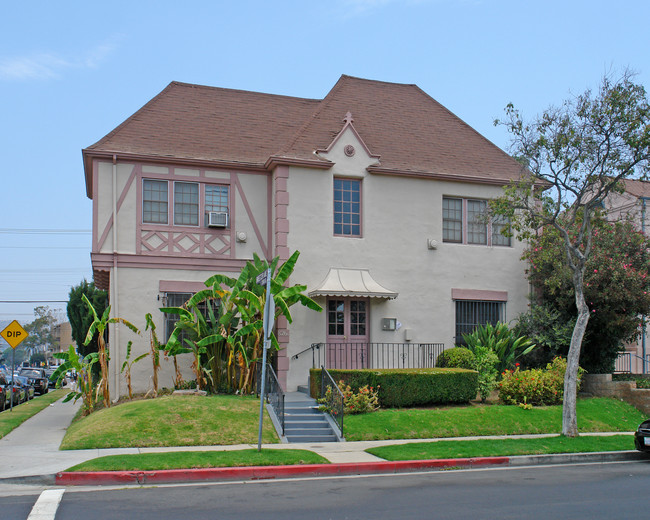 8261 Blackburn Ave in Los Angeles, CA - Building Photo - Building Photo