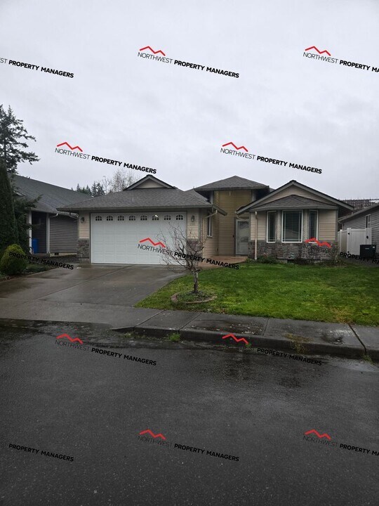 2561 Kristine Ct in Centralia, WA - Building Photo