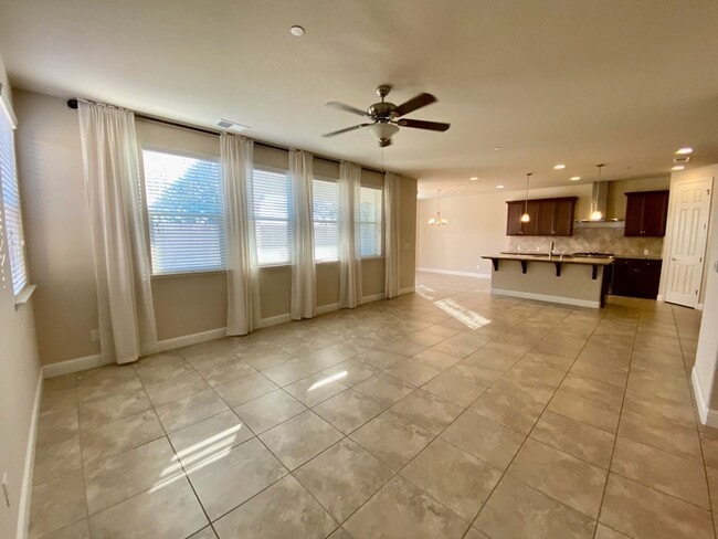 1599 East Autumn Sage Avenue in Fresno, CA - Building Photo - Building Photo
