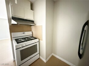 2353 Exeter Dr in Las Vegas, NV - Building Photo - Building Photo