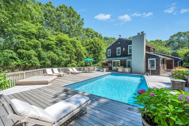 property at 25 Broidy Ln