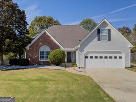 593 Red Tip Ln in Loganville, GA - Building Photo
