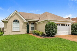 10000 Houston Birch Dr in Memphis, TN - Building Photo - Building Photo