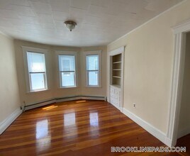 93 Marion St in Brookline, MA - Building Photo - Building Photo