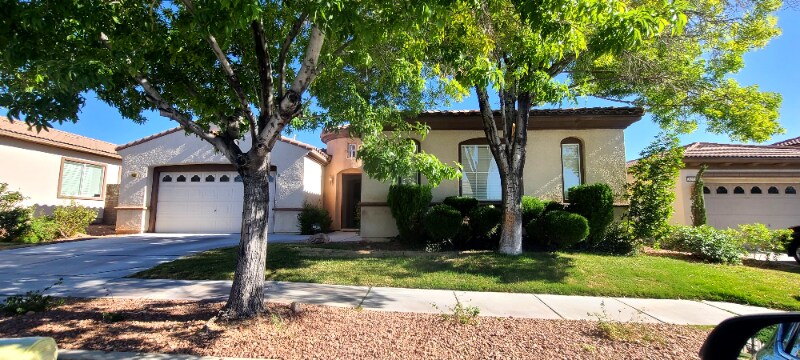 10390 Stanberry Ave in Las Vegas, NV - Building Photo