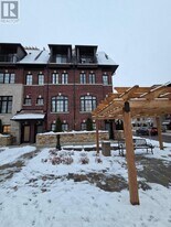 35 Lunar Cres in Mississauga, ON - Building Photo