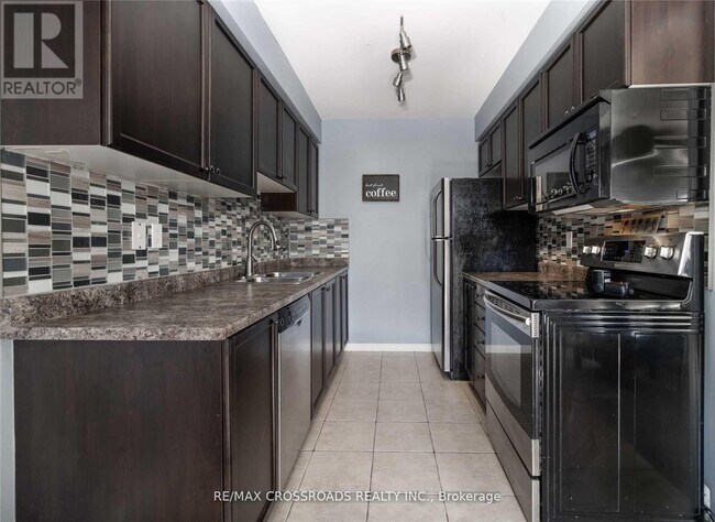 1405 Benson St in Innisfil, ON - Building Photo - Building Photo
