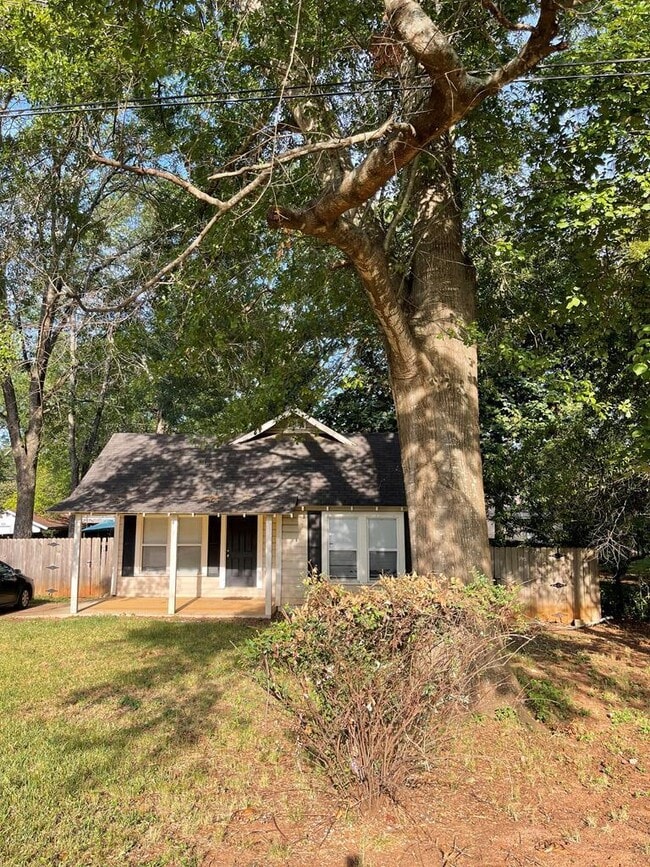 2003 Banita St in Nacogdoches, TX - Building Photo - Building Photo