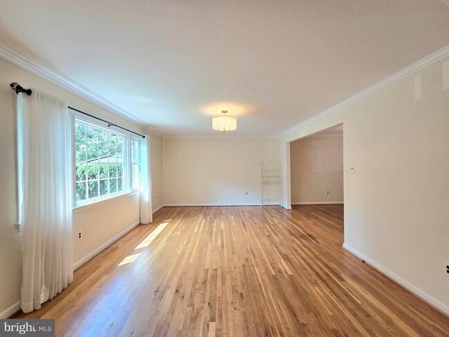property at 111 Tamarisk Ct