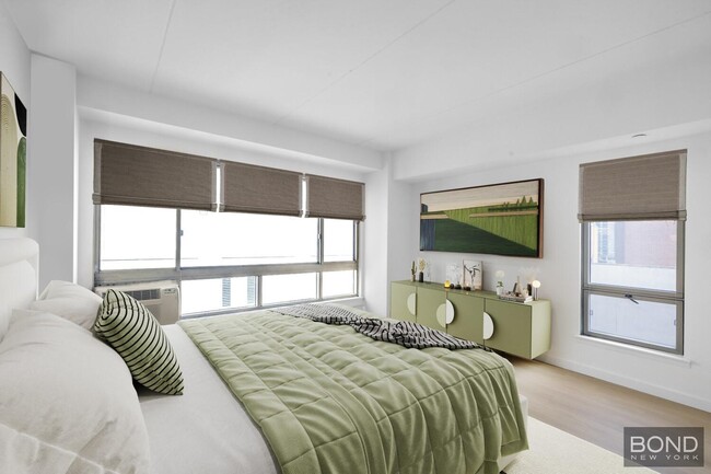 363 W 30th St in New York, NY - Building Photo - Building Photo
