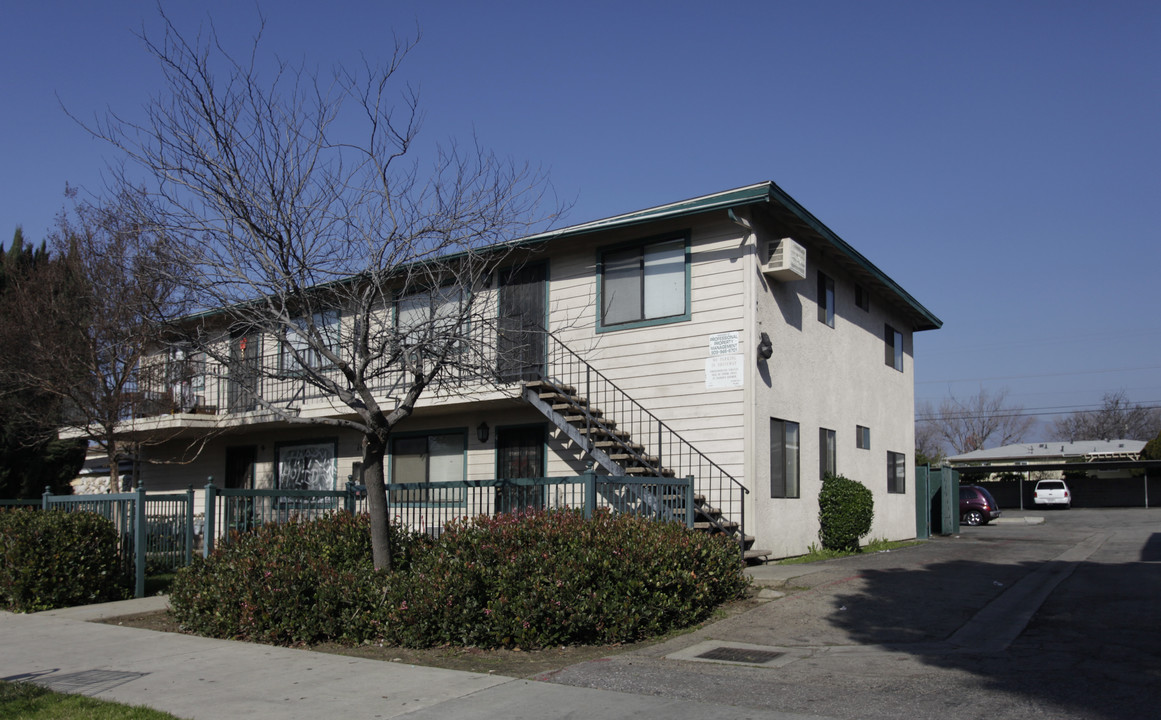 The Stoneridge Apartments in Ontario, CA - Foto de edificio