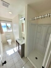 1550 Encino Dr in Escondido, CA - Foto de edificio - Building Photo
