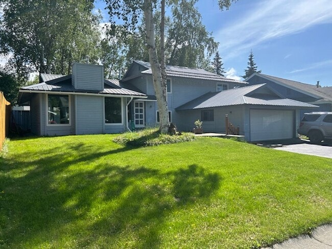 8240 Majestic Dr in Anchorage, AK - Building Photo - Building Photo