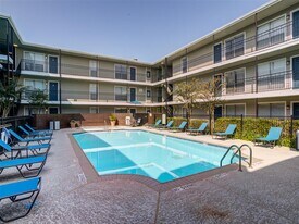 The Terraces on Brompton Apartments in Houston, TX - Building Photo