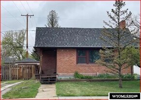 205 N 7th St in Rawlins, WY - Building Photo