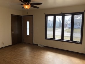 733 39th Ave, Unit 3777-3A in East Moline, IL - Building Photo - Building Photo