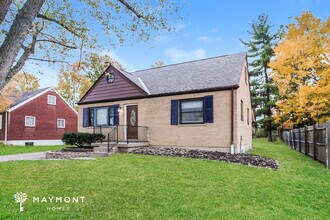 9753 Woodmill Ln in Cincinnati, OH - Building Photo - Building Photo