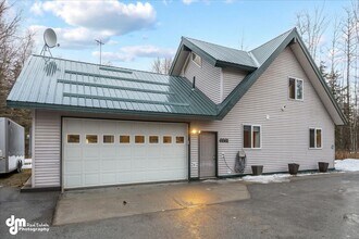 6861 W Vandenburg Dr in Wasilla, AK - Building Photo - Building Photo