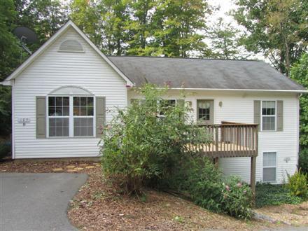109 Jeanie Ave in Black Mountain, NC - Building Photo
