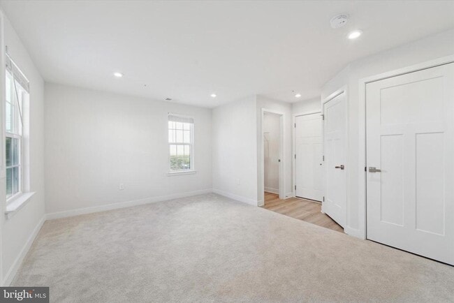 property at 208 River Birch Wy