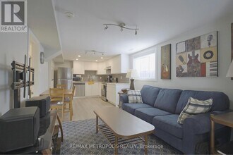1217 Norman Ct in Oshawa, ON - Building Photo - Building Photo