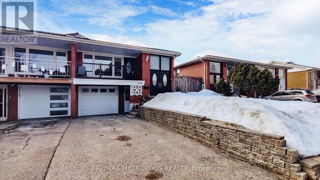 3254 Fieldgate Dr in Mississauga, ON - Building Photo - Building Photo