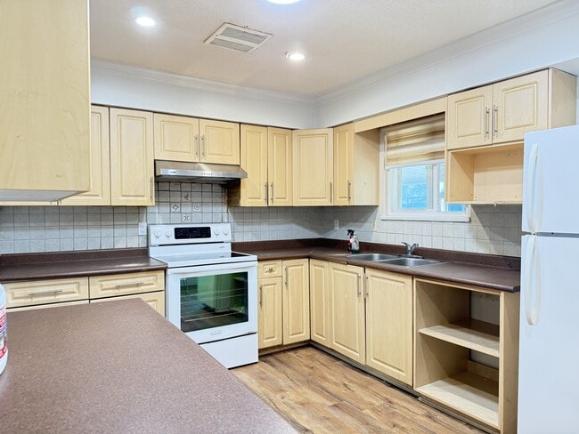 13567-1378A 78a Ave in Surrey, BC - Building Photo - Building Photo