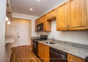 140 Highland Ave, Unit 5 in Somerville, MA - Building Photo - Building Photo