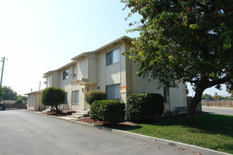 322 Marylinn Dr in Milpitas, CA - Building Photo - Building Photo