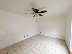 9225 Shepherd Dr in Beaumont, TX - Building Photo - Building Photo