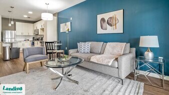 2439 Casona Ln in Melbourne, FL - Building Photo