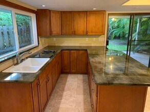 130B Ulupa St in Kailua, HI - Building Photo - Building Photo