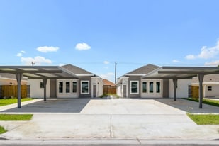 1217 S Xanthia St, Unit 4 in Alton, TX - Building Photo