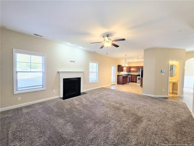 389 Roanoke Dr in Raeford, NC - Foto de edificio - Building Photo