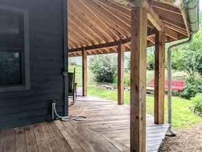 17 High St in Chatham, NY - Foto de edificio - Building Photo