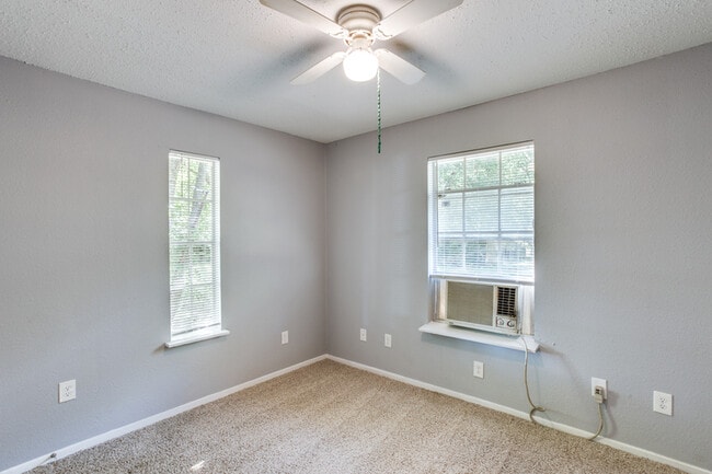 510 Frazier St in Terrell, TX - Building Photo - Building Photo