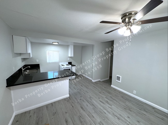 property at 811 E 9th St