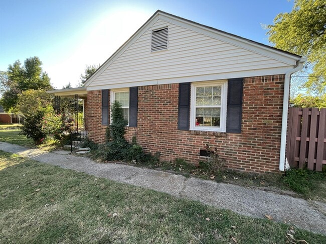 property at 427 E 6th St
