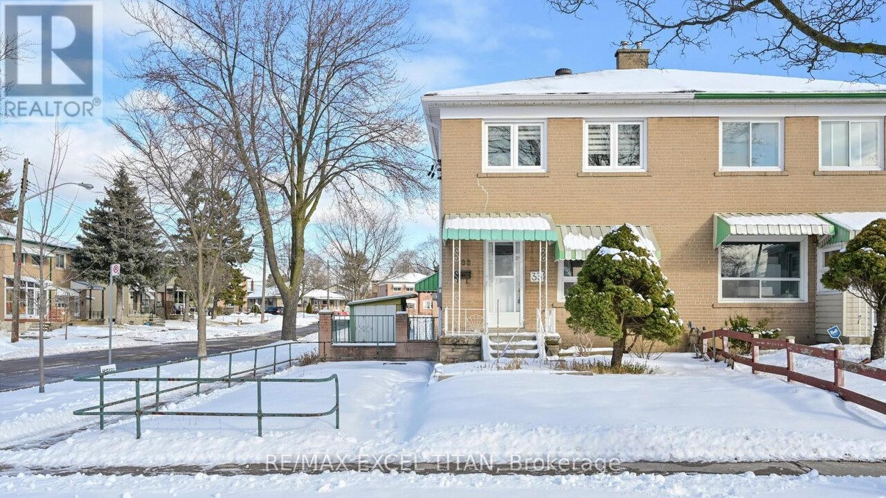 33 Birkdale Rd in Toronto, ON - Building Photo